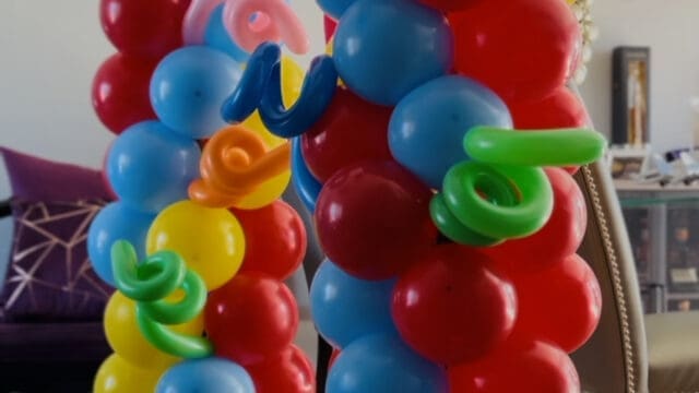 circus balloon columns