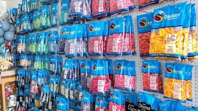 inside balloons2go store